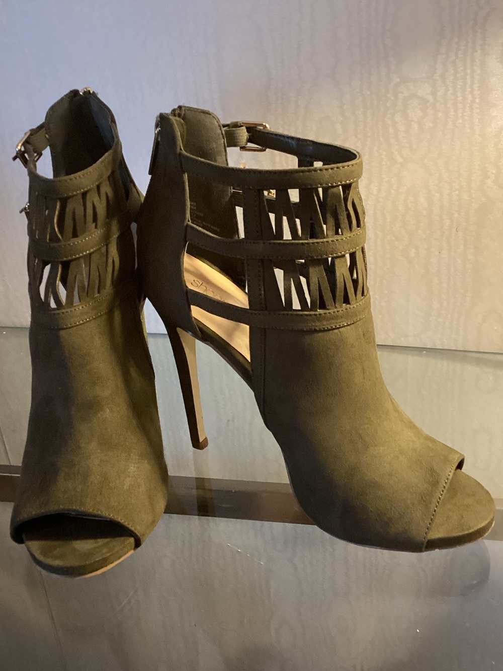 Shoe Dazzle Olive Green Cutout Peep-Toe Stiletto Booties  SZ 9 , $29.00
